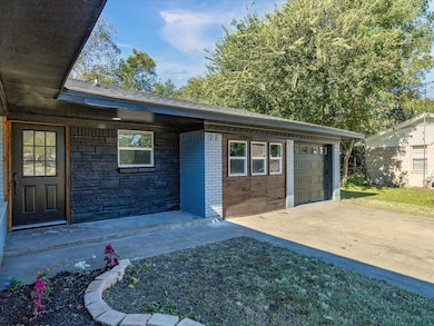 1509 Lyndale Dr, Ennis, TX 75119 - photo 4