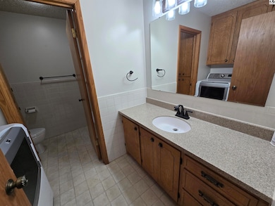 321 N Oak St, McPherson, KS 67460 - photo 5