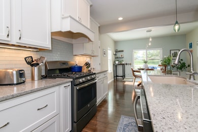 351 Stocks Dr, Delafield, WI 53018 - photo 6