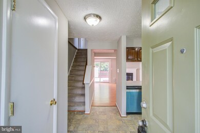 11801 Ashbrook Ct, Germantown, MD 20876 - photo 3