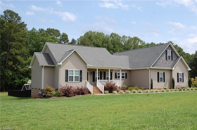 527 Sawyersville Rd, Asheboro, NC 27205 - photo 2