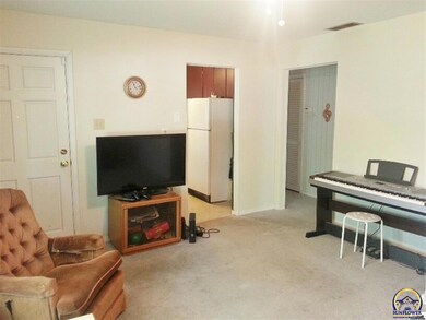 2320 SW 25th Dr, Topeka, KS 66611 - photo 3