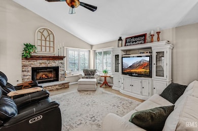 7104 Copper Creek Way unit A, Bakersfield, CA 93308 - photo 7