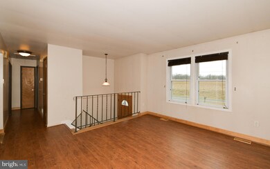 847 Streaker Rd, Sykesville, MD 21784 - photo 2