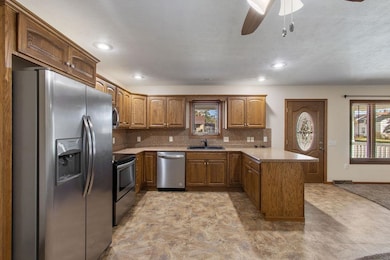 112 N 5th St, Newman Grove, NE 68758 - photo 7