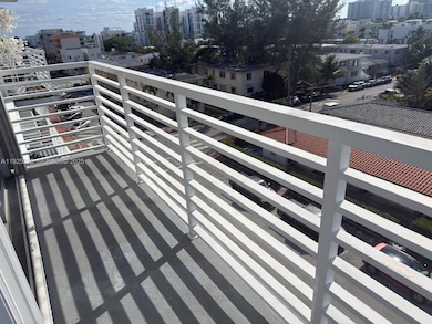 7800 Carlyle Ave unit 6C, Miami Beach, FL 33141 - photo 2