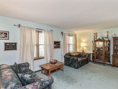 1306 32nd St, West Des Moines, IA 50266 - photo 2