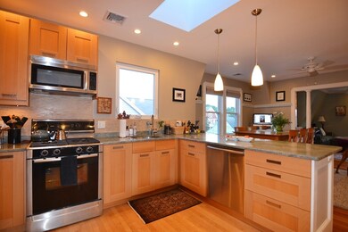 11 Field St unit 3, Cambridge, MA 02138 - photo 3