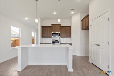 816 Waylon Cir, Killeen, TX 76542 - photo 4