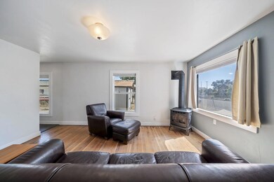 202 SW 3rd St, Redmond, OR 97756 - photo 7