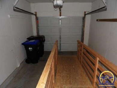 3650 SW Eveningside Dr, Topeka, KS 66614 - photo 3