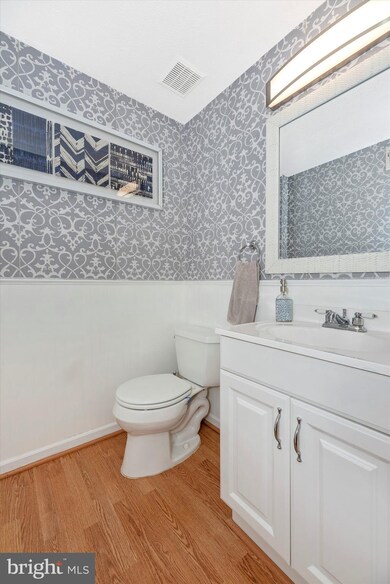 1545 Saint Lawrence Ct, Frederick, MD 21701 - photo 4