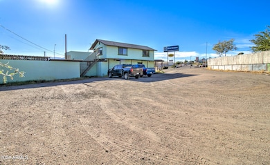 1605 E Ash St-7
