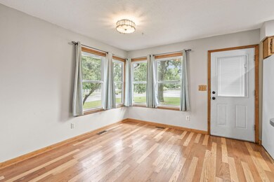 5-web-or-mls-104 E South, Nixa-14