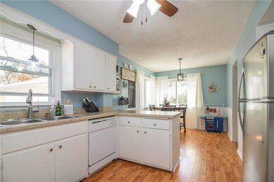 1227 Cummins Pkwy, Des Moines, IA 50311 - photo 6