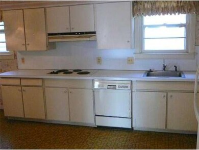 90 Harrow Rd, Springfield, MA 01118 - photo 3