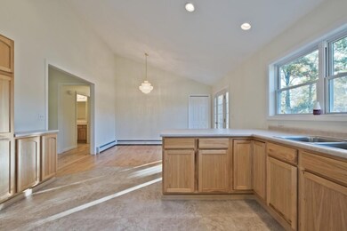 Kitchen/Dining Area