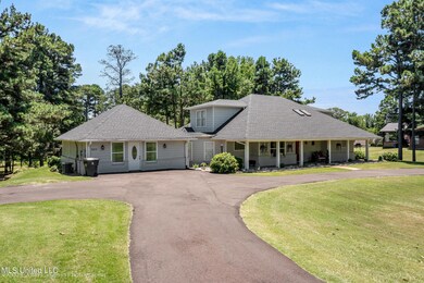 920 Green T Lake W, Hernando, MS 38632 - photo 2