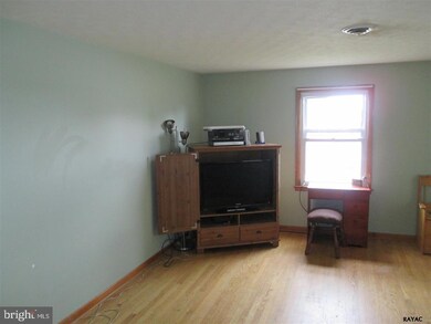 27 College Ave, Stewartstown, PA 17363 - photo 6