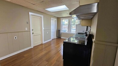 15 Beacon St unit 1st floor, Quincy, MA 02169 - photo 5