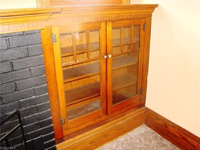 947 Oakland Ave, Akron, OH 44310-1405  The beautif