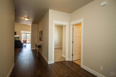 61089 Ruby Peak Ln, Bend, OR 97702 - photo 4