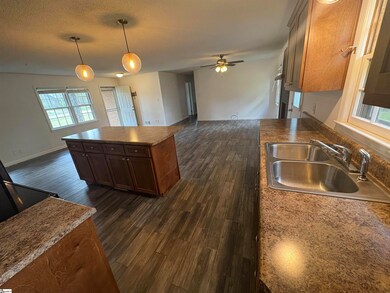 3036 Elmhurst Dr, Boiling Springs, SC 29316 - photo 7