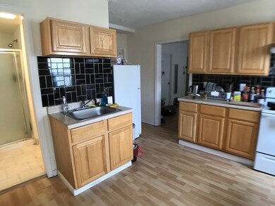 43 Illinois Ct unit 1, Worcester, MA 01610 - photo 2
