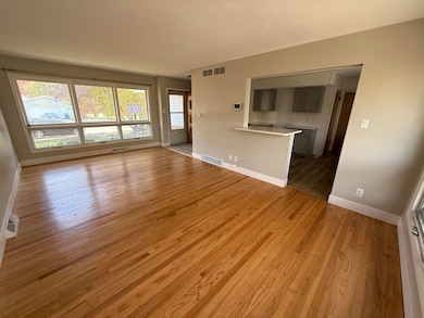 319 Hoyt St, Michigan City, IN 46360 - photo 2