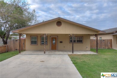 1058 E Weinert St, Seguin, TX 78155 - photo 3