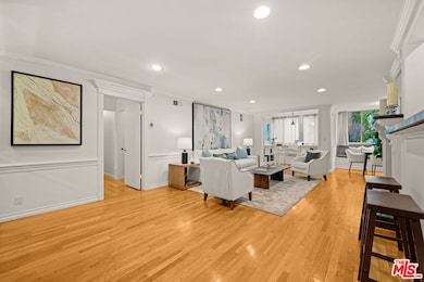 137 S Palm Dr unit 203, Beverly Hills, CA 90212 - photo 5