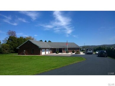 2703 Schoeneck Rd, Macungie, PA 18062 - photo 2