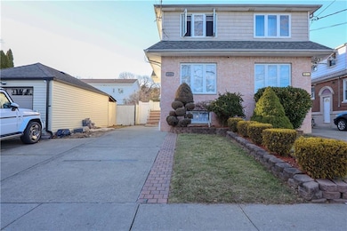 131 Jefferson St, Staten Island, NY 10304 - photo 2