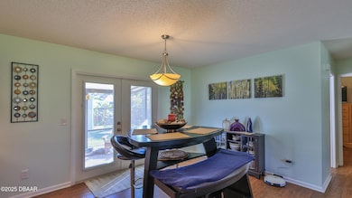 Dining to Screened Porch