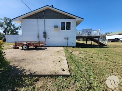 702 Kramer St, Jordan, MT 59337 - photo 6