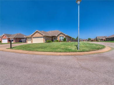 2301 Crooked Oak Ct, Shawnee, OK 74804 - photo 4