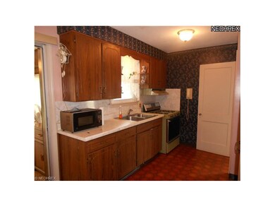 2522 E 38th St, Lorain, OH 44055 - photo 3