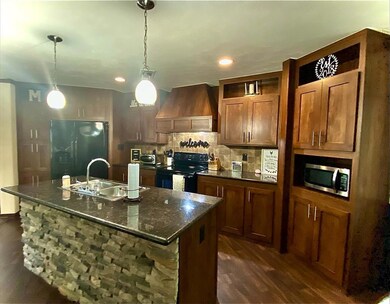 1035 Meadow Oaks St unit 1, Azle, TX 76020 - photo 6