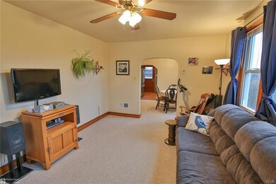 304 Diamond St, Slatington, PA 18080 - photo 5