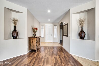 1603 E Ebony Pl-9