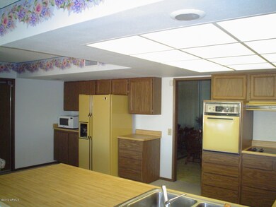 OPEN COUNTRY KITCHEN