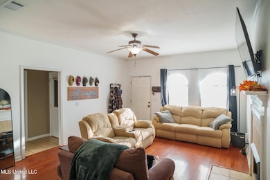 DSC05440-Enhanced-NR