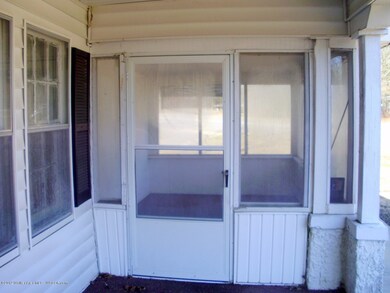 Screened In Porch 1