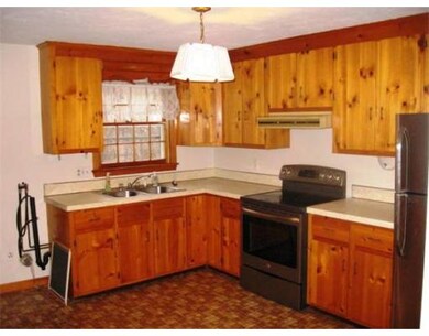 216 Ashland Ave unit 2, Southbridge, MA 01550 - photo 2