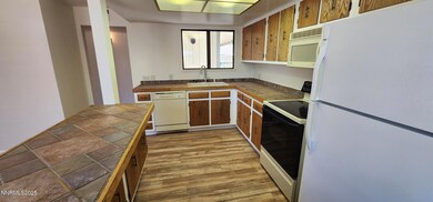 1540 King Edward Dr, Reno, NV 89503 - photo 6