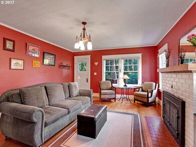 Living Room-Fireplace