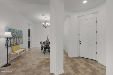 2514 E Lindrick Dr-6