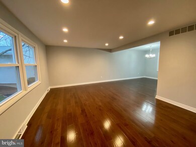 5555 Thurso Ct, Columbia, MD 21045 - photo 3