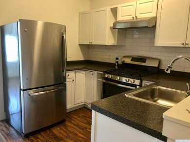 431 Warren St unit 2, Hudson, NY 12534 - photo 4