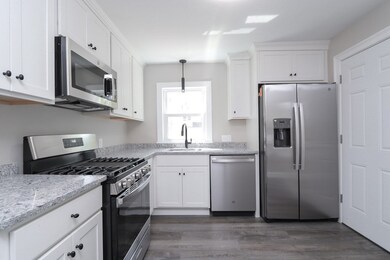 108 Ellsworth Ave, Springfield, MA 01118 - photo 3